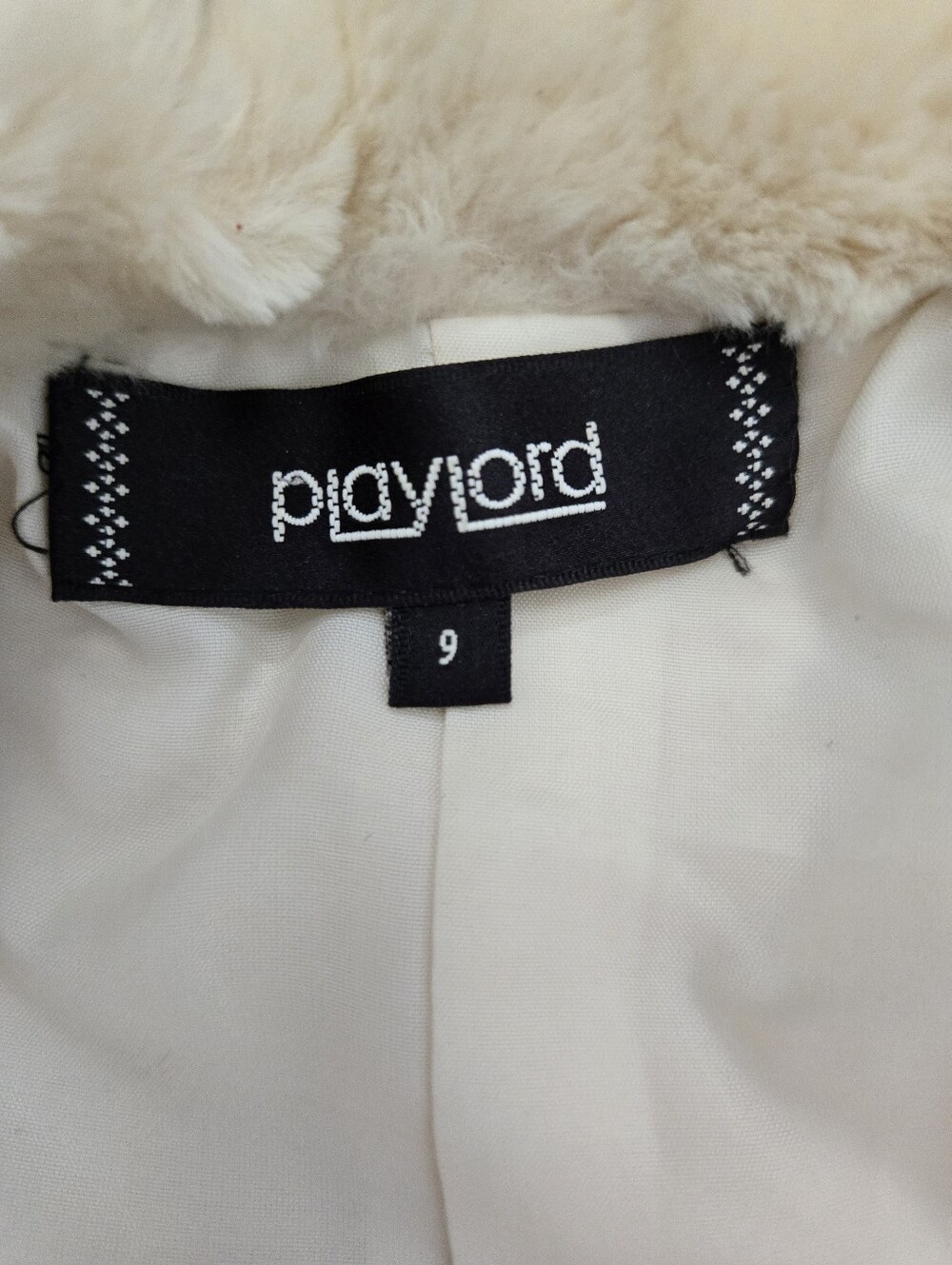 Playlord Vintage Style Velvet Floral Wrap Coat with Faux Fur Collar. Size 2 - Picture 9 of 13